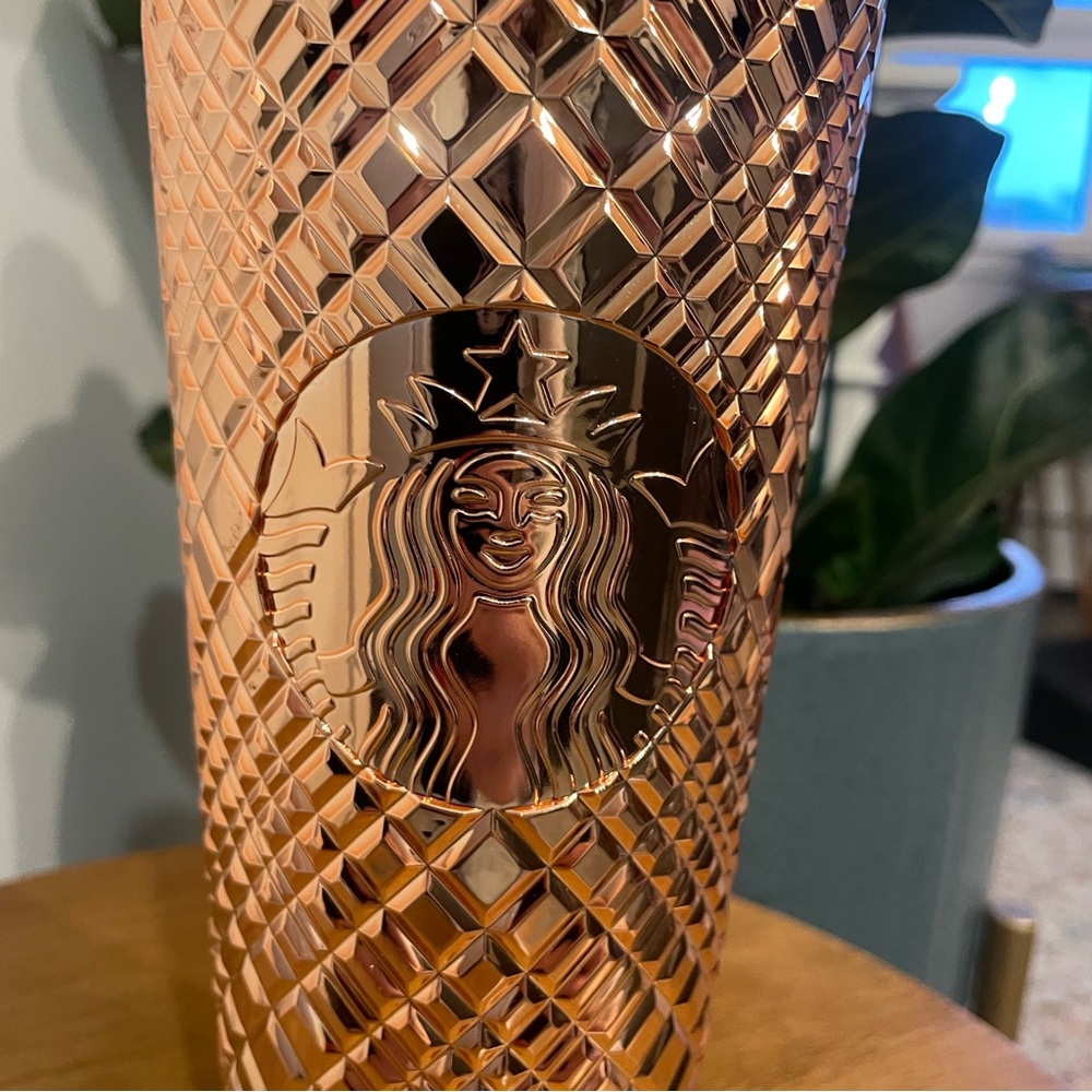 NWOT Starbucks 2023 Winter Holiday Jeweled 24oz Tumbler Cold Cup - Rose Gold - Picture 3 of 7